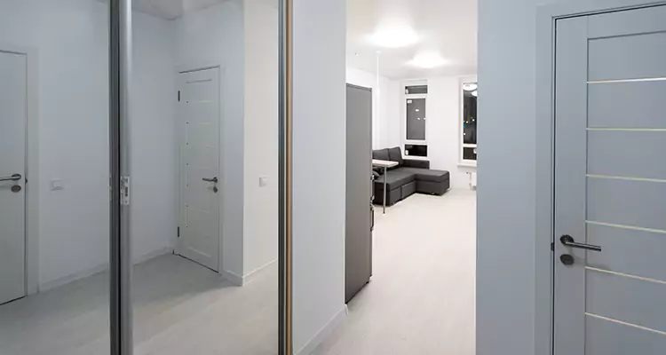 Modern Mirrored Closet Doors Repair in Sunrise, FL